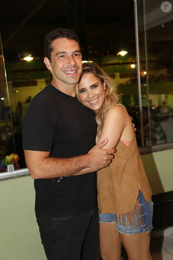 Casamento de Marcus Buaiz com Wanessa Camargo: convidados precisaram enviar fotos 3x4 para a organização, que vetou celulares com câmeras e câmeras fotográficas