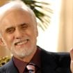 Mortes de Francisco Cuoco, Papa Francisco, Nana Caymmi, Léo Batista e outros famosos em 2025 deixam Brasil e mundo de luto
