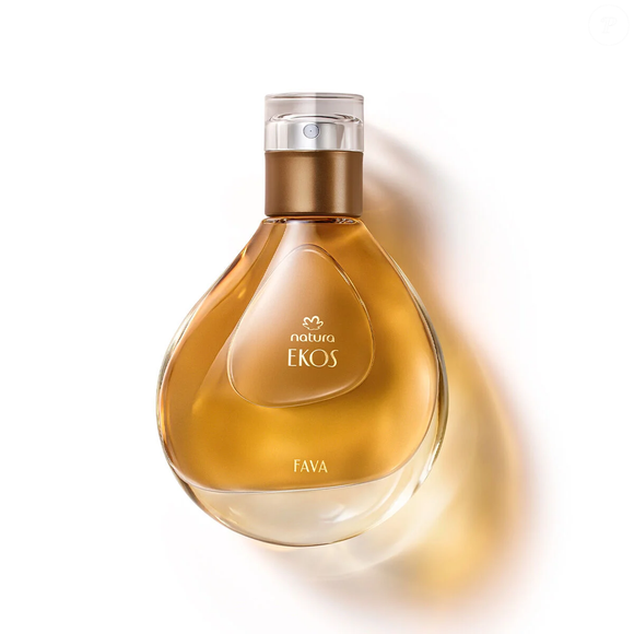 O Natura Eau de Parfum Ekos Fava combina três variedades do ingrediente, Baunilha Amazônica, Baunilha Baiana e Baunilha Bourbon, para construir uma interpretação complexa onde a cremosidade das favas encontra o mistério de madeiras escuras e especiarias