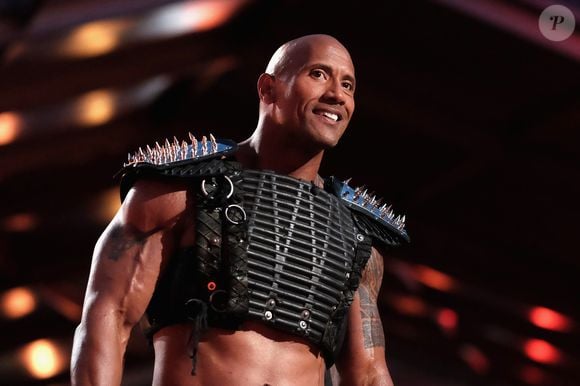 'The Rock' falou: 'Comecei a ser preso por briga, por roubo, por todos os tipos de (coisas) estúpidas que eu não deveria ter feito', relatou.