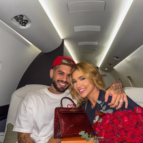 Além dos filhos, o que roubou a cena na foto foi a nova bolsa de Virgínia Fonseca da grife Hermès