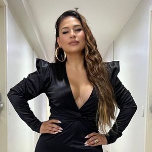 Simone disse que incorporou elementos da estética country em seus looks, como macacões e terninhos, aliados a muito brilho.