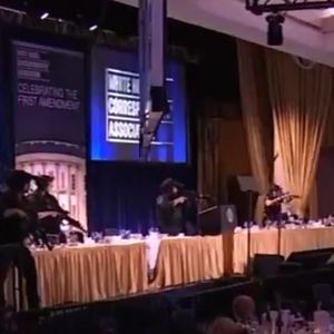 Agentes do Serviço Secreto entram em ação após tentativa de invasão em jantar com Trump