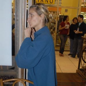 Carolina Dieckmmann foi vista sem aliança em dois eventos, o que ajudou a reforçar os rumores