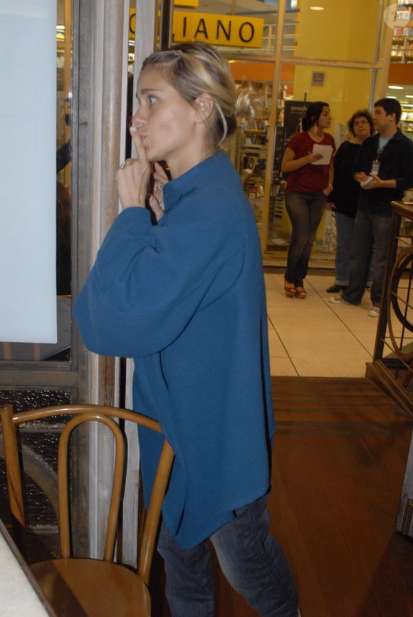 Carolina Dieckmmann foi vista sem aliança em dois eventos, o que ajudou a reforçar os rumores