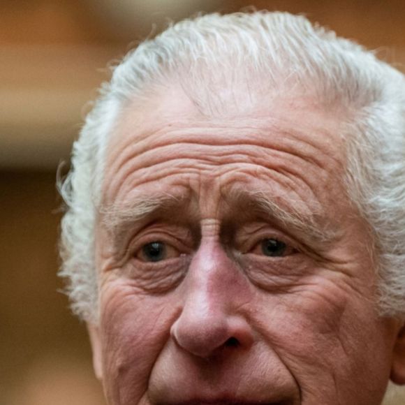 Rei Charles III se recusa a aparecer em público ou em particular com os Iorques