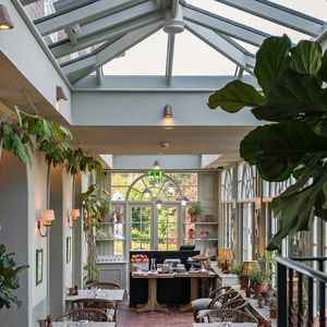 Beaverbrook Hotel, em Surrey, na Inglaterra, foi o local escolhido por Zendaya e Tom Holland para celebrar o casamento em uma festa privada, segundo a revista People