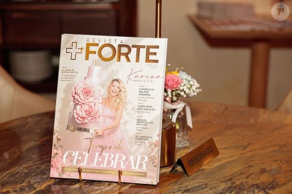 O lançamento da revista evangélica +FORTE marcou a comemoração dos 50 anos de Karina Bacchi