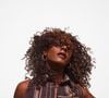 Aos 31 anos, Liniker celebra 10 anos de carreira com novo visual morena iluminada e a despedida da turnê Bye Bye Caju