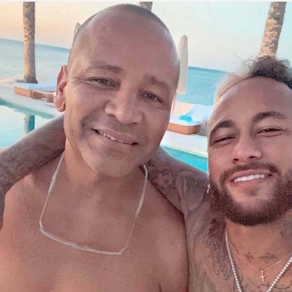 Neymar Pai se mostrou emocionado com o post. ‘O seu (nosso) ídolo é o meu filho… E você não imagina o quanto um post como esse nos enche de orgulho’, escreveu