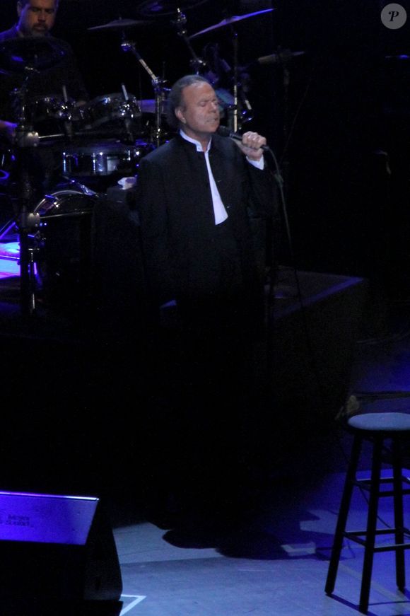 Julio Iglesias nega veemente as acusações em um pronunciamento publicado em seu perfil no Instagram