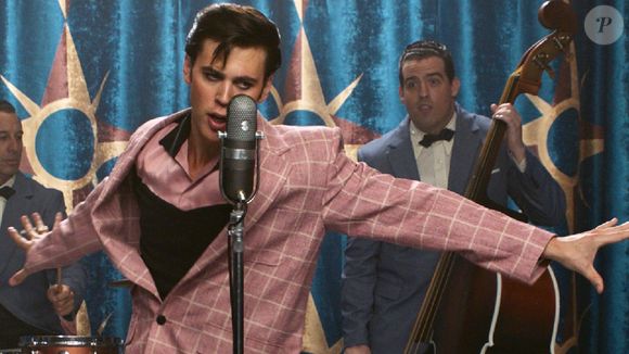 'Elvis' é estrelado pelo galã Austin Butler, que teve que transformar seu corpo para o longa