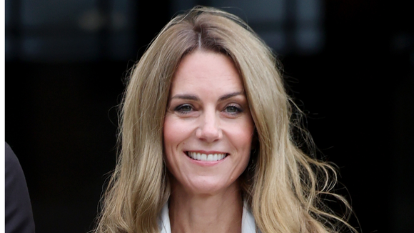 ‘Que vergonha’: cabeleireiro de Princesa Diana faz forte desabafo após teoria de que Kate Middleton usou peruca loira em nova aparição