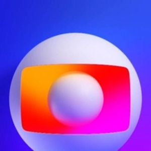 Fred Kachar, ligado à direção da Editora Globo, é mencionado em supostas mensagens com Daniel Vorcaro. Os trechos publicados por Antonio Tabet levantam questionamentos sobre a conversa a respeito de Malu Gaspar, mas não comprovam interferência editorial