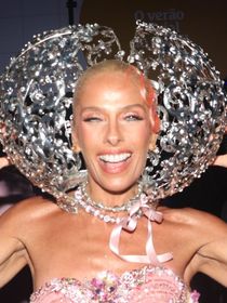 Nem agulha, nem preenchedores: descobrimos o segredo da beleza natural de Adriane Galisteu, destaque no Carnaval 2025