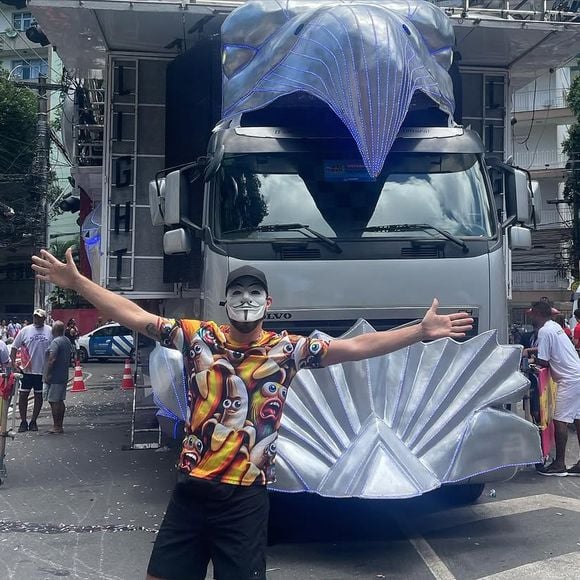 Evaristo Costa criticou a abordagem da Polícia Militar em Salvador em entrevista à rádio Metrópole