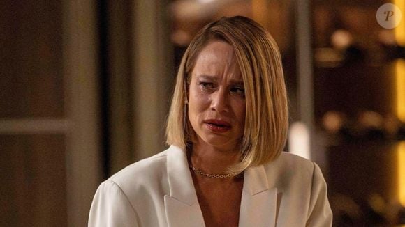 Mariana Ximenes comentou sobre a falsa amizade de Fabia após se envolver com Ademir em 'Quem ama cuida': "É uma questão de caráter, não por ela estar saindo com o ex-marido da amiga, mas o pior é que ele ter cometido tantos crimes", diz.