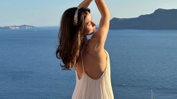 Os novos tênis Nike no estilo boho chic com detalhes românticos são perfeitos para dias de folga no litoral