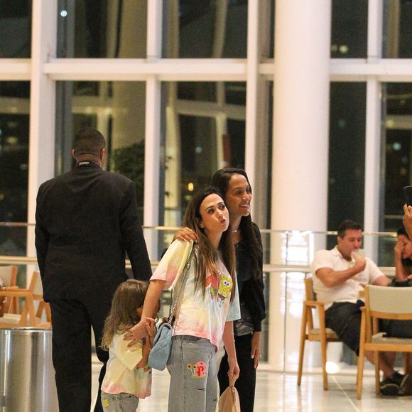 Tatá Werneck tirou foto com fã em shopping