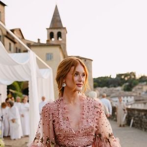 Muitos internautas acharam cafona a bolsa escolhida por Marina Ruy Barbosa