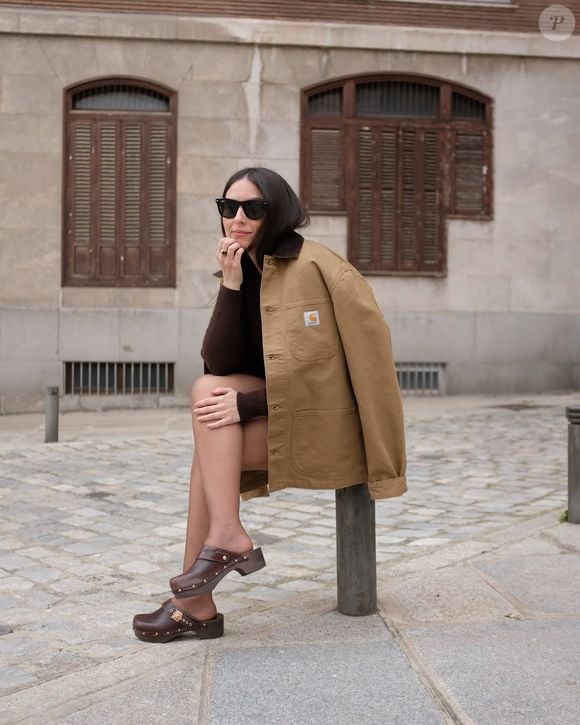 Abertos no calcanhar, com design deslizante e quentinhos: os tamancos estilo mule, também conhecidos como clogs, prometem bombar