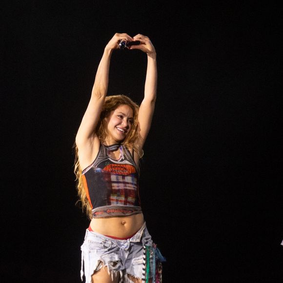 Shakira se apresenta na noite deste sábado (02) na Praia de Copacabana, no Rio de Janeiro