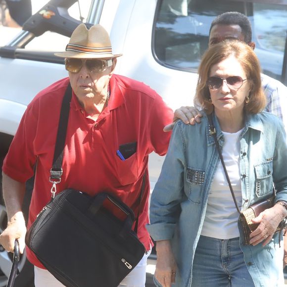 Esposa do ator, Rosamaria Murtinho compartilhou o momento da reunião com o marido e os filhos: “Festejar o patriarca”.