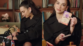 Dua Lipa tem uma bolsa nada básica: hoje aos 31 anos, diva pop carrega molho de pimenta, cartas de tarô, livros e até canudos para cantar; veja +30 itens inusitados