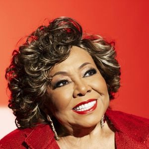 Alcione segue com a agenda de shows lotada pelo Brasil