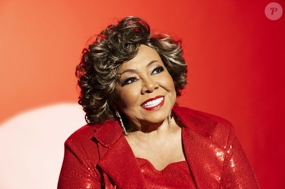 Alcione segue com a agenda de shows lotada pelo Brasil