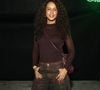 Look para copiar no inverno! Taís Araújo, a Raquel de 'Vale Tudo', usa calça oversized 'diferentona' em show de Thiaguinho; veja fotos
