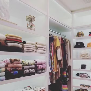 Mansão de Grazi Massafera também traz um closet branco