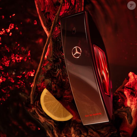 Club Black (Mercedes-Benz) - 100ml | R$ 471,00 - um dos perfumes mais elogiados quando o assunto é baunilha elegante, combina bergamota e nuances amadeiradas na abertura com um coração sensual de jasmim e baunilha