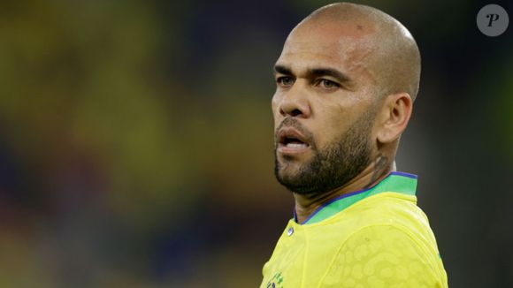 Daniel Alves ficou mais de um ano preso enquanto aguardava julgamento e estava em liberdade provisória por ter pago uma fiança de 1 milhão de euros