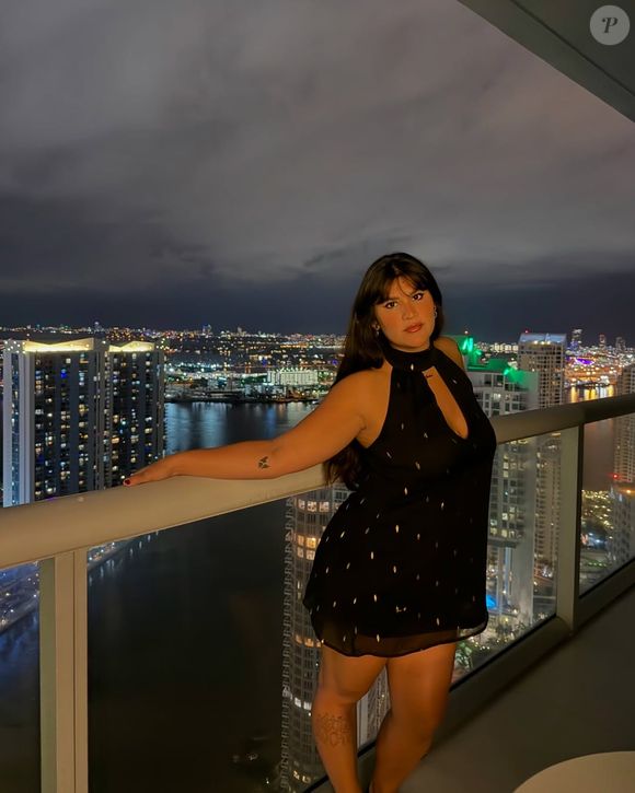 Hoje com 24 anos, Giulia Costa é uma sensação nas redes sociais