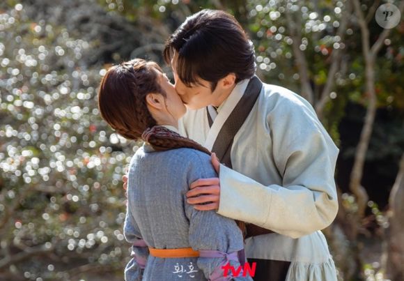 'Alquimia das Almas': uma assassina transfere sua alma para outro corpo e enfrenta o amor proibido em um mundo fantástico