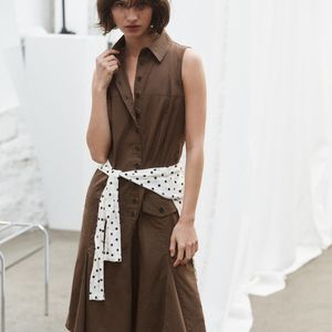 Se os tons terrosos são a cara do inverno, este vestido midi da Zara merece um lugar especial no guarda-roupa