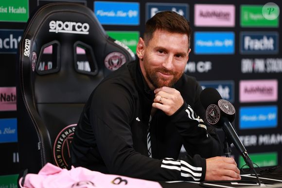 Lionel Messi assinou com o Inter Milan em sua nova fase da carreira