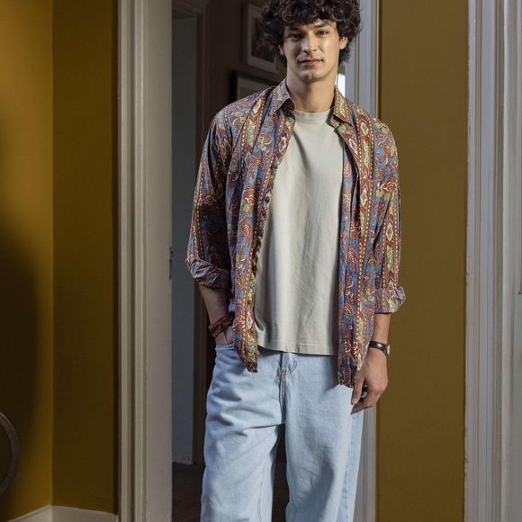 Novela ‘Vale Tudo’: Tiago vai exagerar na bebida em uma tentativa de fazer a mãe ‘provar do próprio veneno’