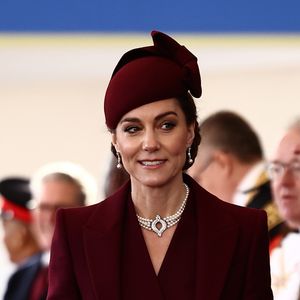 Conforme o site noticiou, parece que Kate 'supostamente entrou em contato', na tentativa de uma possível reconciliação entre as famílias.