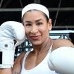 Nutricionista, boxeadora e saradíssima: 15 fotos do corpo definido de Emilene Juarez, esposa de Popó, vão te fazer querer correr para a aula de boxe já