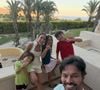 Patricia Abravanel e Fábio Faria são pais de Senor, Jane e Pedro e se casaram em 29 de abril de 2017 na mansão de Silvio Santos