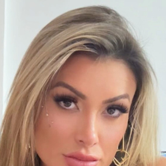 Andressa Urach não ficou muito contente ao descobrir da primeira colaboração de Luiza Ambiel e Kylian Cria, em fevereiro