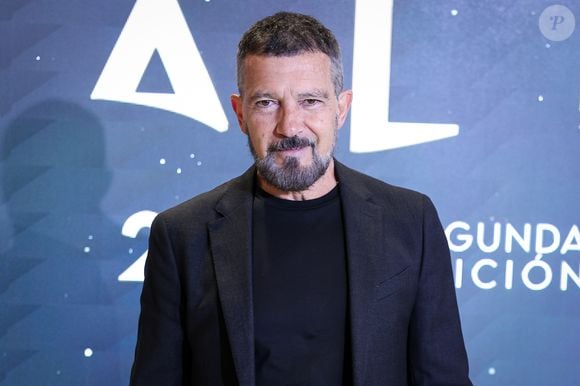 O ator espanhol Antonio Banderas revelou como encara o envelhecimento e contou que hoje escreve e lê mais do que antes
