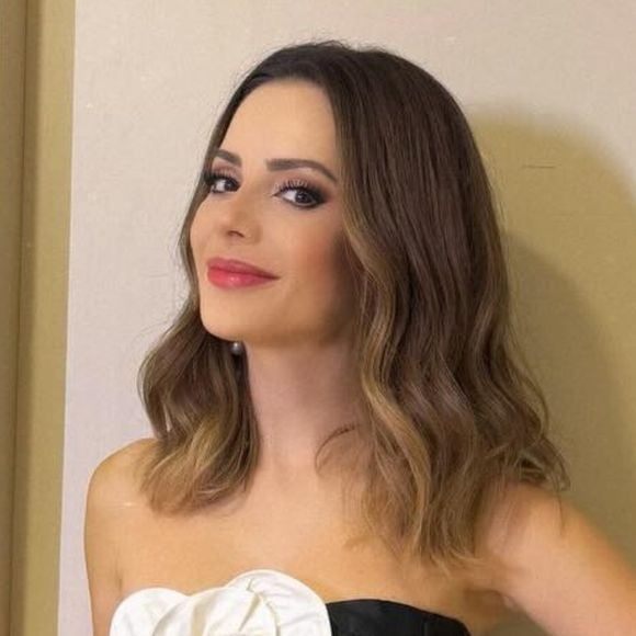 O segredo da beleza de Sandy: 'Desde os 25 eu faço isso: uso hidratante no rosto e nos olhos para dormir'