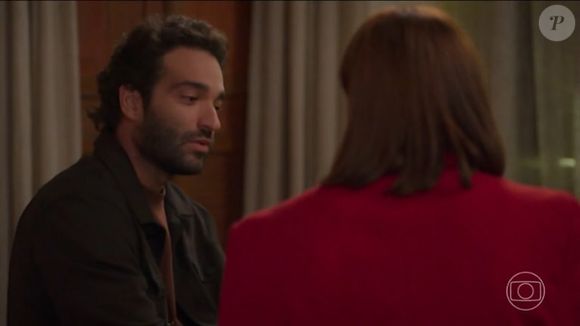 'Vale Tudo': Afonso explicou para Solange o que é narcisismo, deixando claro que a mãe, Odete, se encaixa na definição