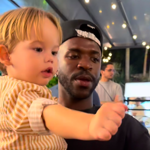 Vini Jr. apareceu segurando José Leonardo, filho caçula de Virgínia Fonseca, durante a festa de aniversário do sobrinho da influenciadora