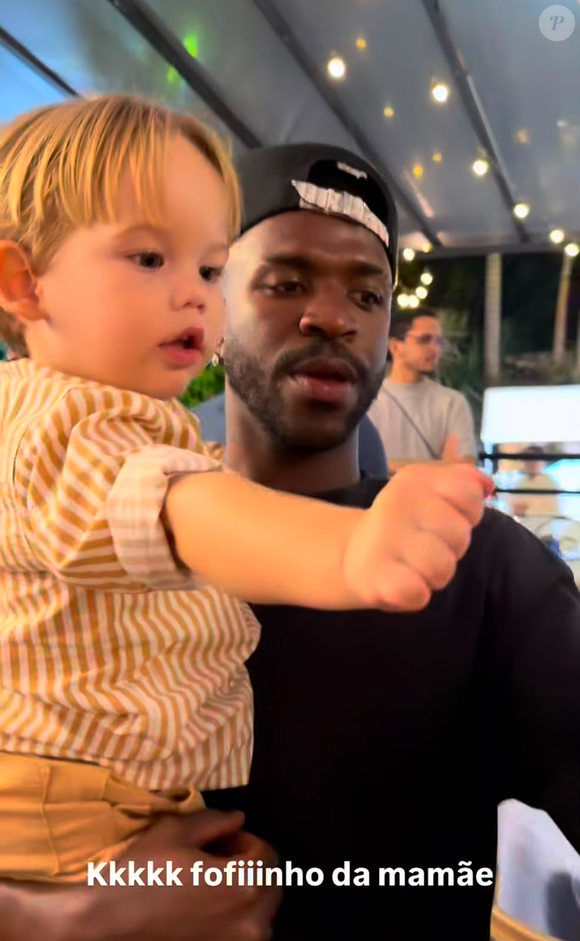 Vini Jr. apareceu segurando José Leonardo, filho caçula de Virgínia Fonseca, durante a festa de aniversário do sobrinho da influenciadora