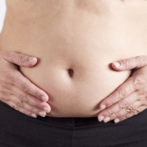 Muita gente se pergunta sobre o que é a diástase, causadora da separação dos músculos do abdômen, e isso é muito comum de acontecer após a gravidez.