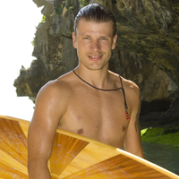Meu pai foi surfista no final dos anos 90 e este perfume da Natura, lançado em 1996, traz essa energia refrescante do mar; hoje, é o meu favorito para a academia